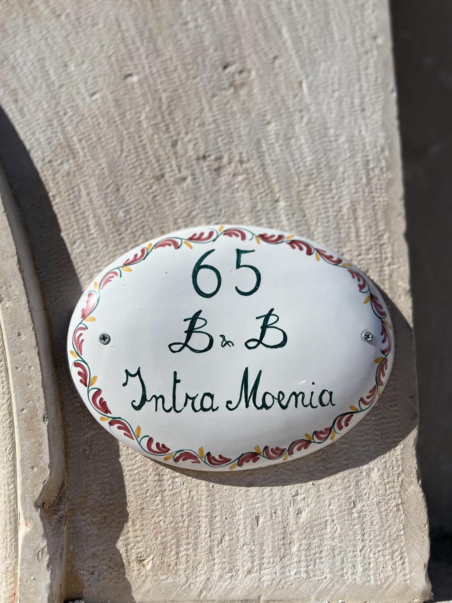 ビシェーリエ Intra Moenia Bed & Breakfast エクステリア 写真